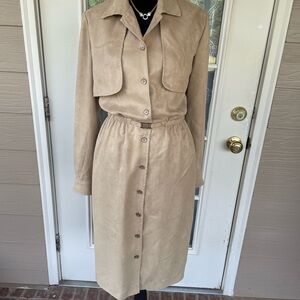 Maggy London Tan Button Front Shirt Dress Belted Size 6 ✨